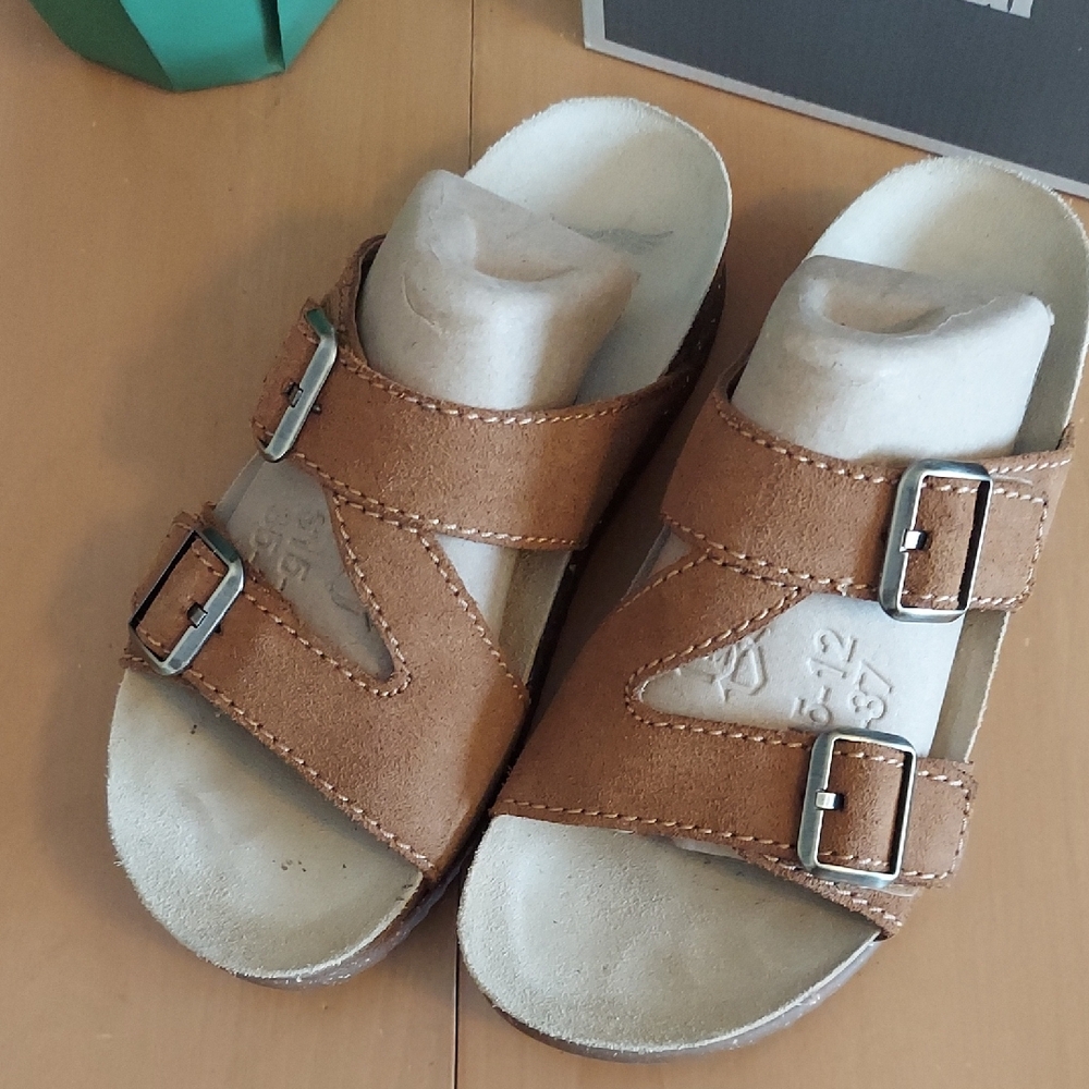 Dansko Sandals, Size 37 or 7 USA, Tan, Like NEW!